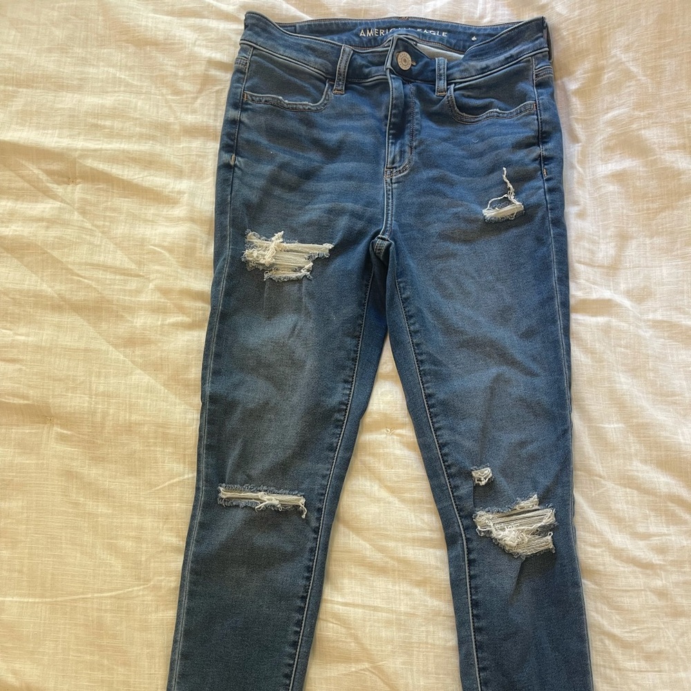 American Eagle Distressed Skinny Jeans- Size 8